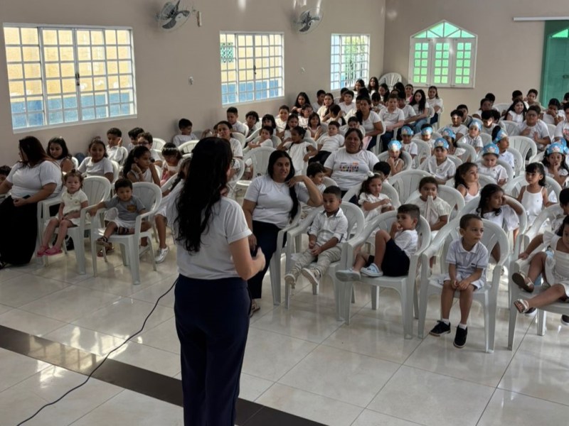 Colégio Cristão Água Viva realiza projeto ‘Semeando Paz’