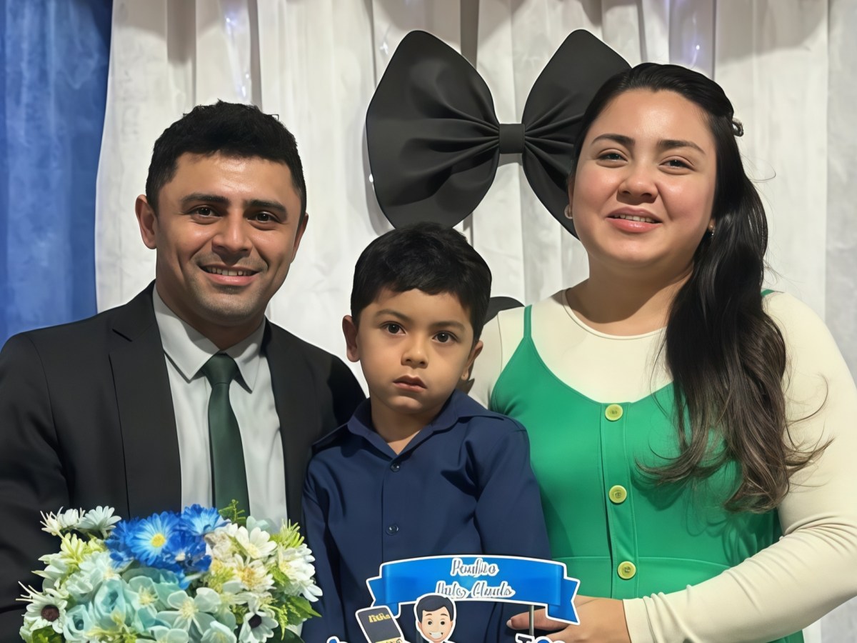 Pb Cláudio Santos recebe homenagem de aniversário na congregação de Palmácia